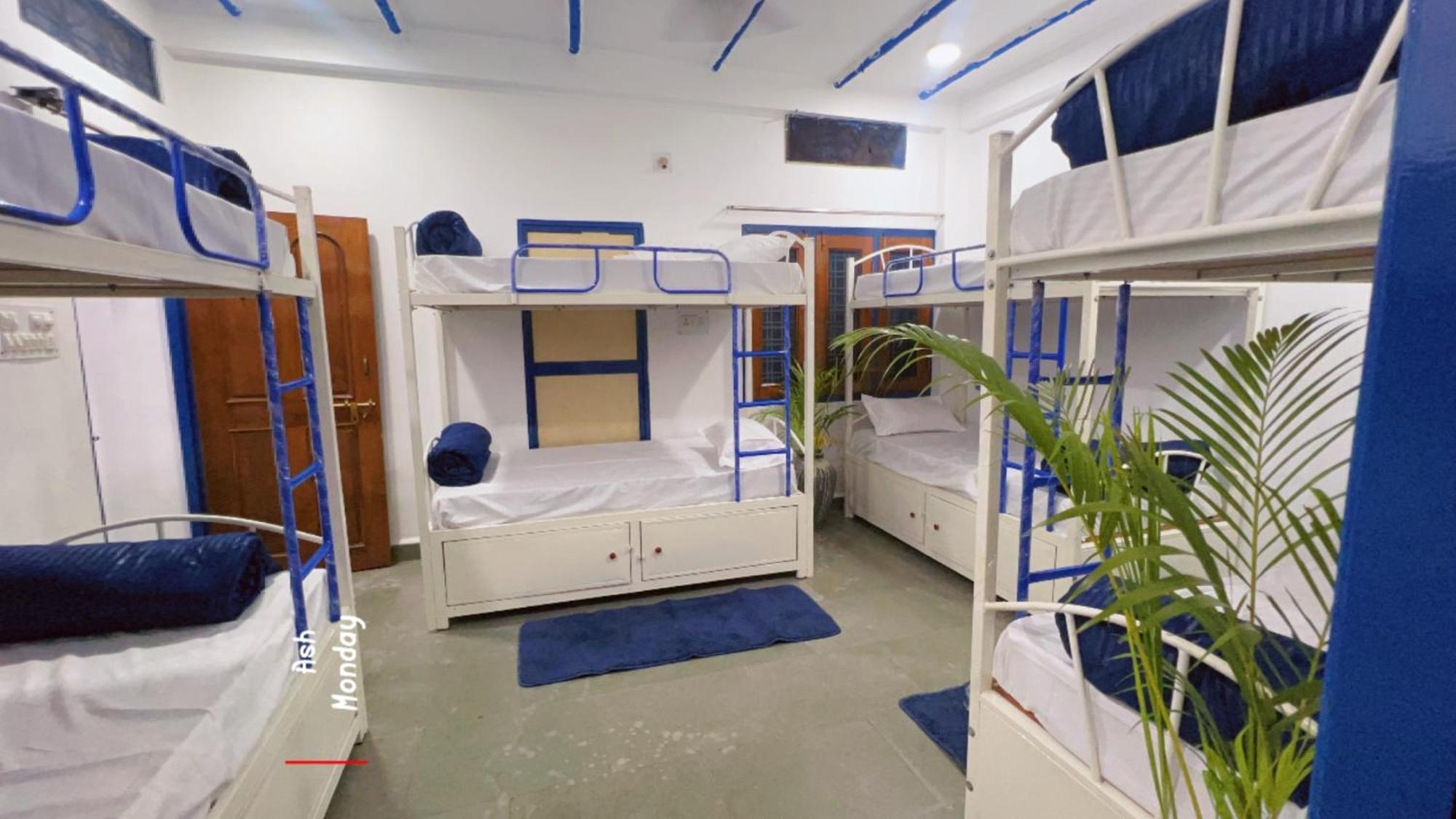Pause Hostel อุจเจน ภายนอก รูปภาพ